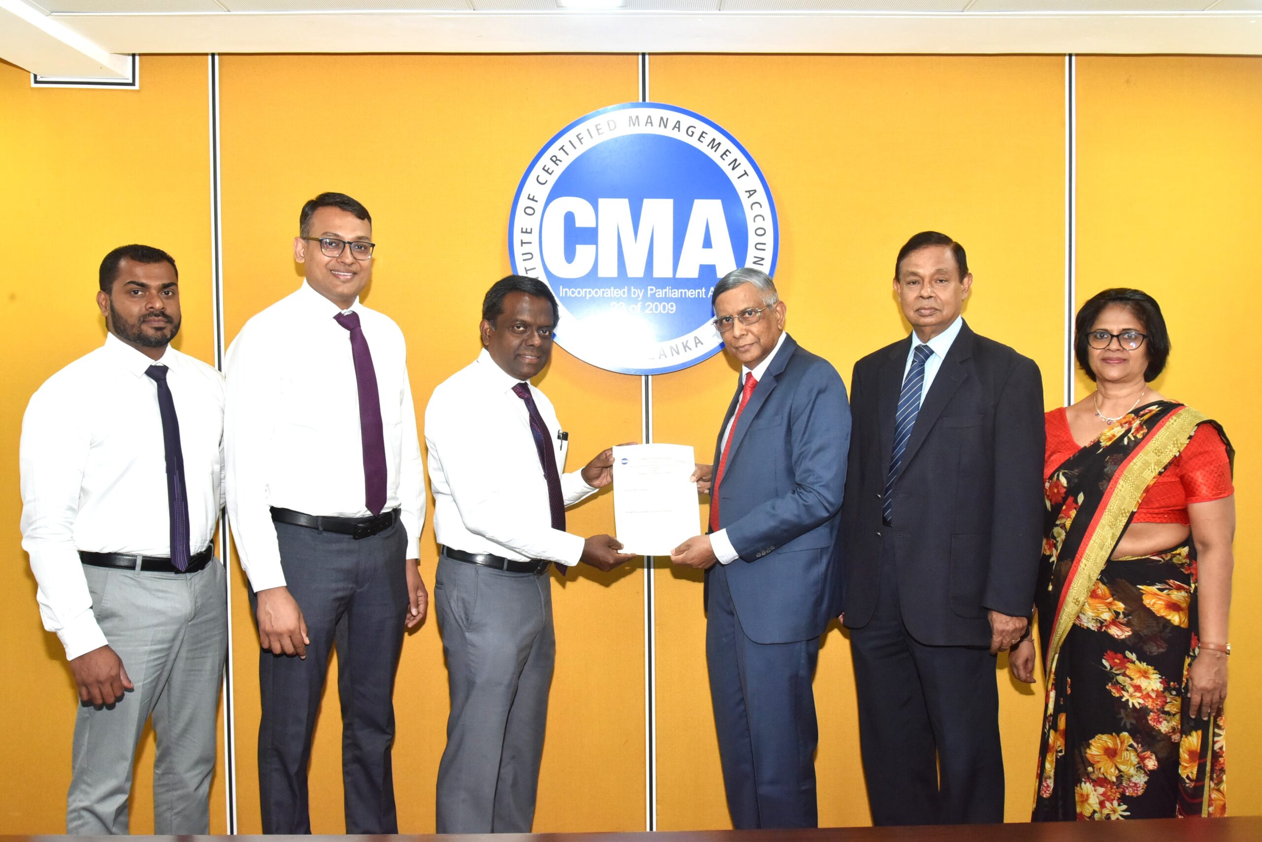 Mahindra Ideal Finance Partner Up with CMA Sri Lanka